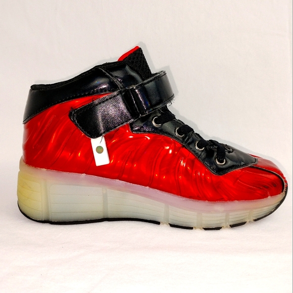 Sport LED Light-up USB Charging Retractable Wheeled Sneakers Sz. 3.5 - Picture 8 of 12